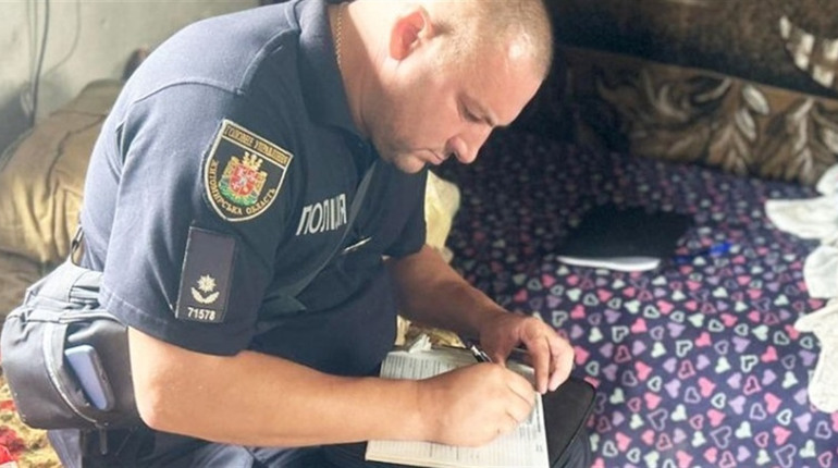 Матір трьох дітей суд у Звягелі покарав за невиконання батьківських обов’язків