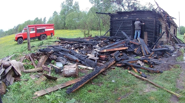 У селі Журавлине пожежа знищила житловий будинок
