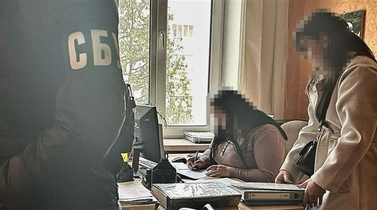 Посадовицю медзакладу Звягельської громади підозрюють у розтраті майже 1,2 млн грн