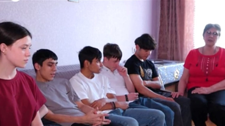 Дитячий будинок сімейного типу: життя після евакуації