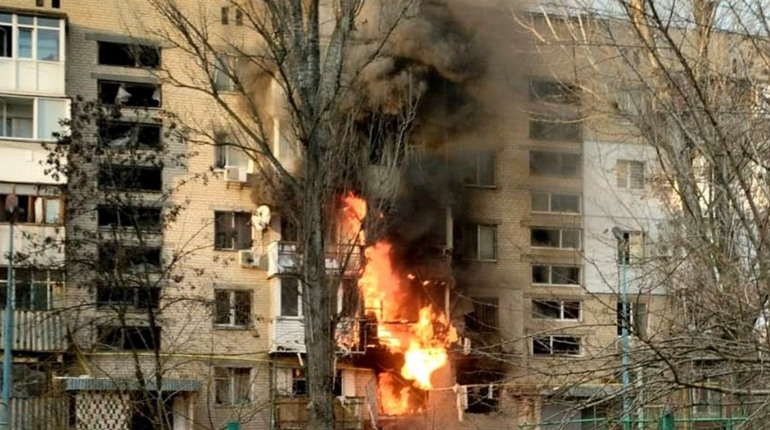 Наслідки ворожої атаки на Херсон: пошкоджені лікарня, освітній заклад, будівля Червоного Хреста