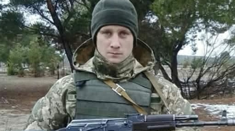 Навчався в Новій Каховці, загинув на Донбасі: підтримайте петицію про присудження воїну звання Героя