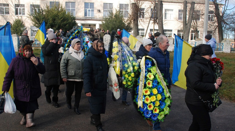 Внаслідок ДТП обірвалося життя старшого солдата Вадима Дейкала, добровольця із Чапліївки
