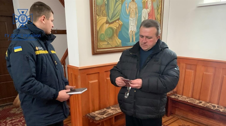 На Кременеччині рятувальники перевіряють храми
