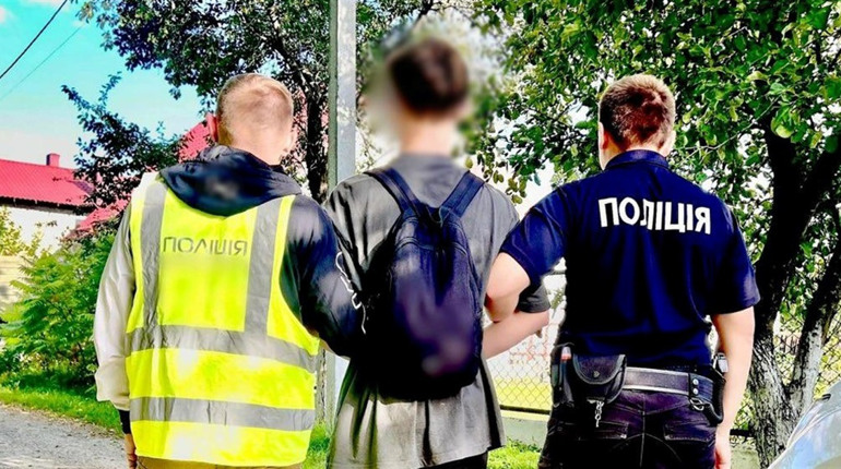 У Звягелі затримали 22-річного жителя Рівненщини з 149 згортками психотропів