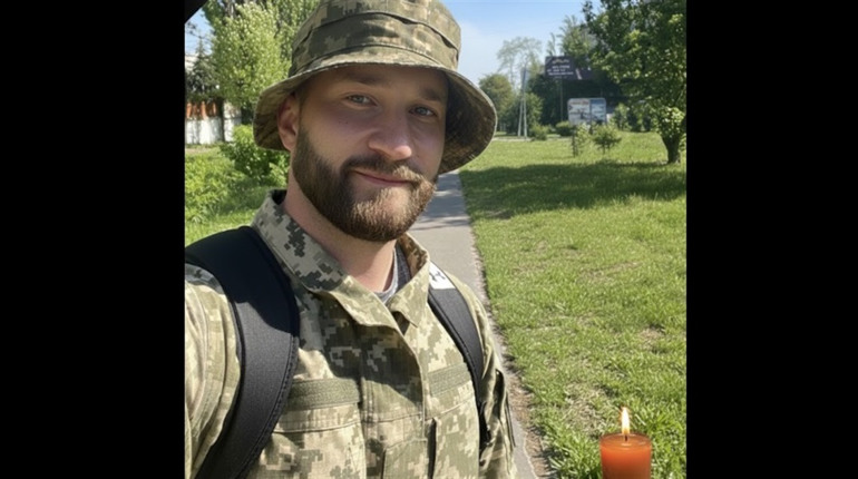 Ніжинська громада втратила мужнього воїна Романа Дорошенка