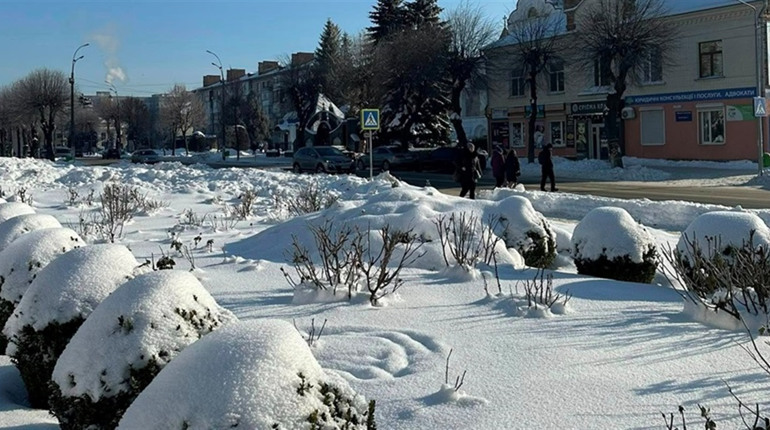 Прогноз погоди в Україні на вихідні 24-25 січня: морози, сніг та ожеледиця