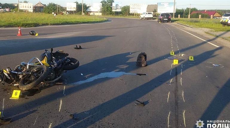 ДТП на кільці: у Сарнах загинув мотоцикліст