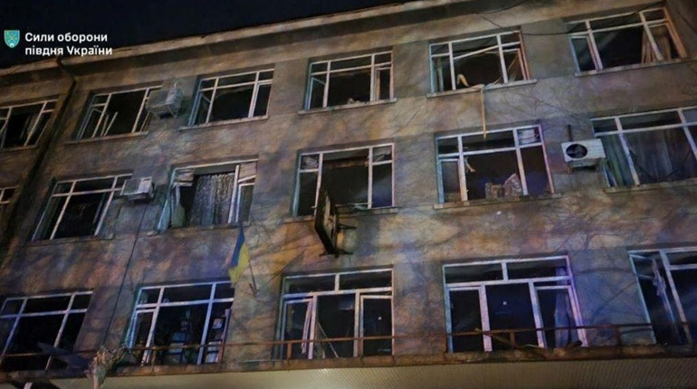 Ворожа дронова атака на Одесу 8 лютого: пошкоджений коледж, двоє людей травмовані