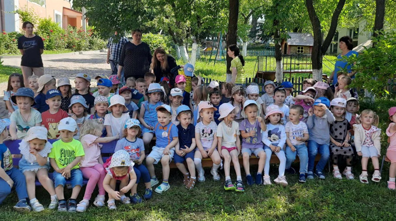 У Городку на території дошкільного закладу «Берізка» зріжуть сім дерев