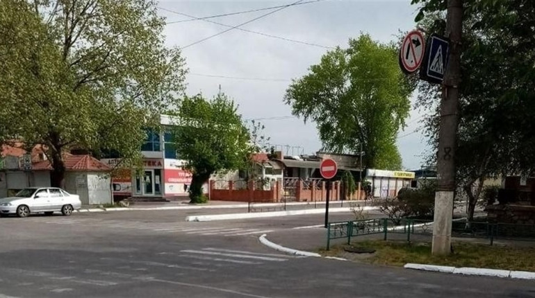 Життя під окупацією в Новій Каховці — телефони, світло, рейси і страх шахрайства