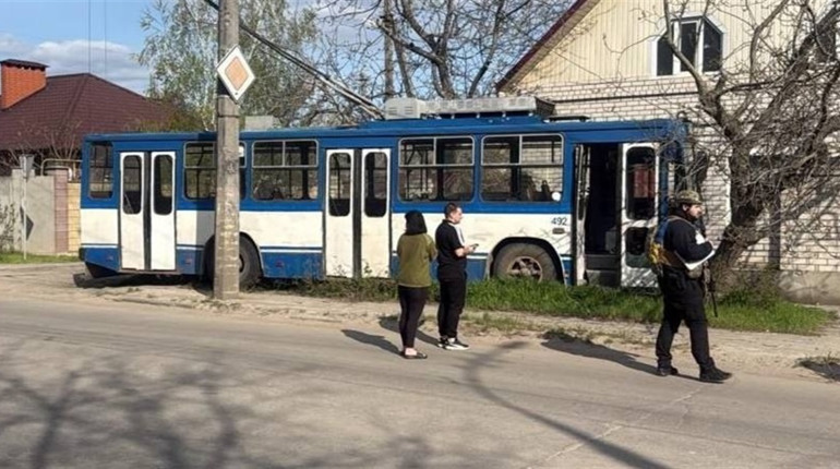 У Херсоні призупинили рух тролейбусів через обстріли