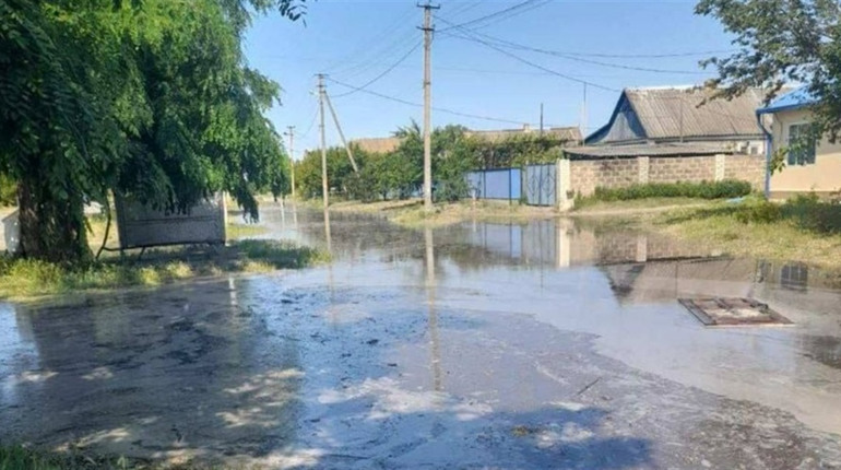 Люди в селах рятуються самотужки