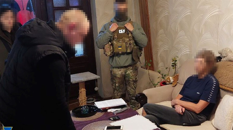 СБУ викрила двох громадян, які шукали ППО та фотографували наслідки прильотів по Києву та Черкасах