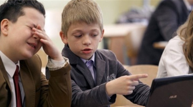 Ніж, «електронка» чи енергетик: що тепер офіційно заборонено приносити до шкіл Городоччини