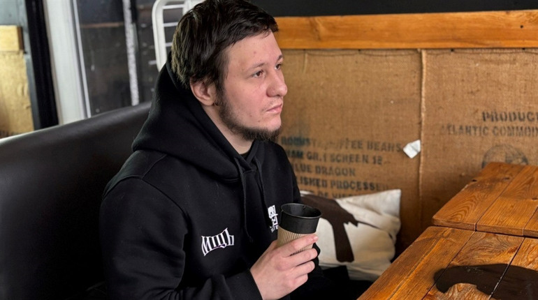 «Ми адаптувалися до всього»: історія морпіха про оборону Маріуполя, полон та силу колективу