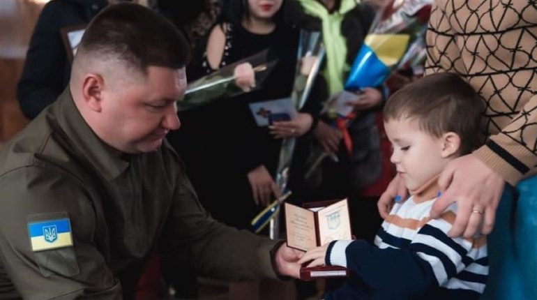 Родини загиблих військових зі Знам'янської та Суботцівської громад отримали ордени