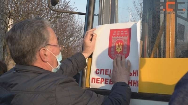 Для медиків, які живуть в Біляївському районі, а працюють в Одесі, організували спеціальний  рейс 