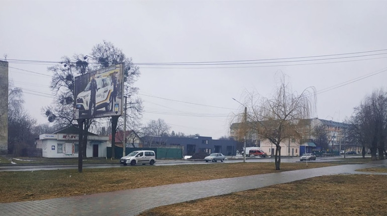 Зимове утримання доріг на Полтавщині: скільки є протиожеледних сумішей та техніки