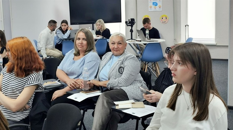 "ЄС: Просто про складне": у Кропивницькому журналісти поглиблювали знання про євроінтеграцію