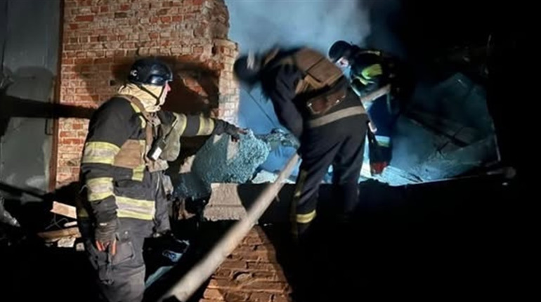 76 вибухів за добу: російські дрони атакували підприємства та спричинили пожежу на Чернігівщині