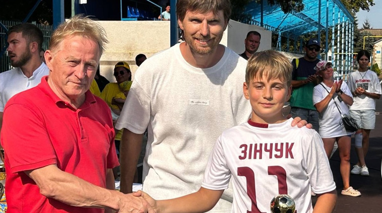 У Біляївці відбувся дитячий футбольний турнір за підтримки сім’ї Ковальчуків: змагались 10 команд