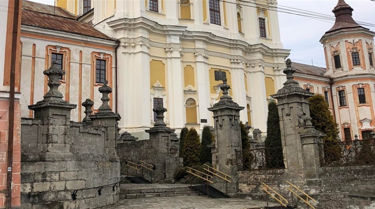 З початком війни прихожан у Соборі Преображення Господнього у Кременці збільшилося вдвічі