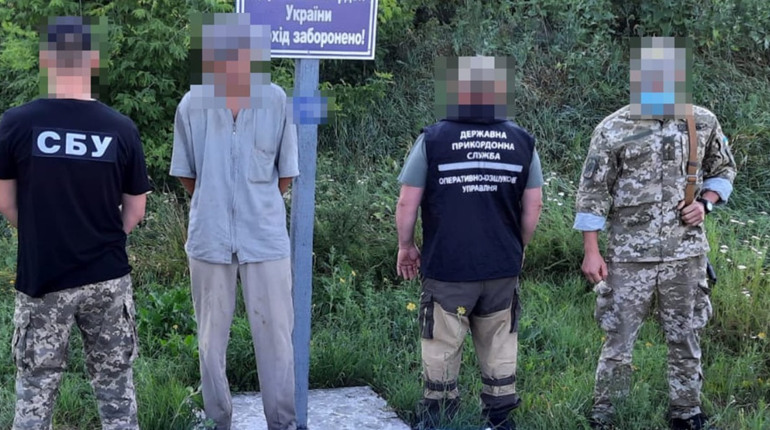 Мешканцю Сватівського району загрожує від 3 до 7 років за спробу вивезти культурні цінності до Росії
