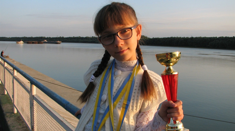 Одиннадцятирічна шахістка із Почаєва Віра Венжинович — знову чемпіонка області