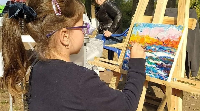 В Біляївці до Дня захисту дітей організують виставку робіт юних художників: запрошують учасників