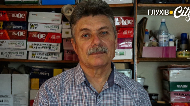Викладач Володимир Ковальчук 20 років вчить дітей радіотехніці в Глухові