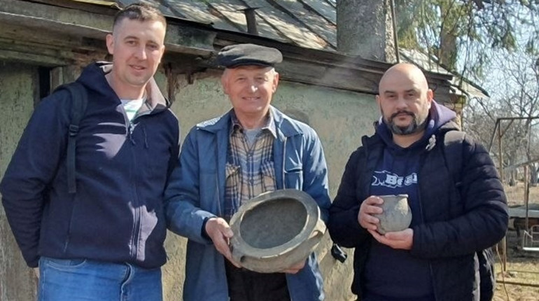 Житель Рашівки Олександр Кобізький знайшов артефакти черняхівської культури