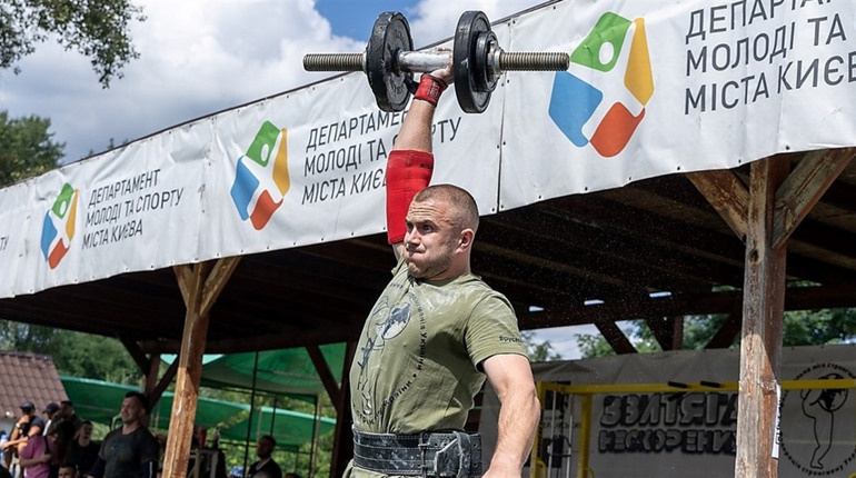 Руслан Данилюк – пожежний-рятувальник та спортсмен із Південноукраїнська про роботу та життя. Відео