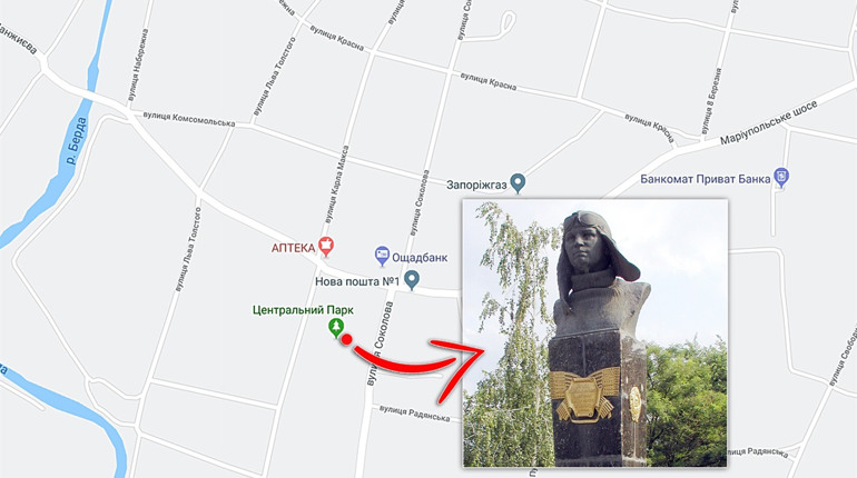 Точка на карте. Памятник Полине Осипенко в центральном парке одноименного села