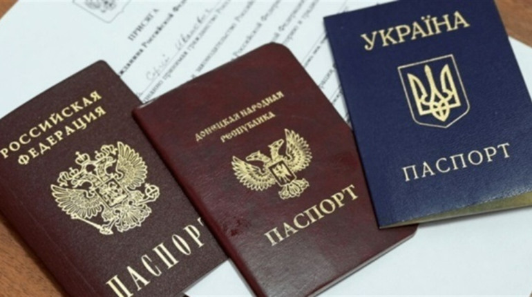 Троє херсонок в окупації займалися примусовою паспортизацією, їм загрожує по 15 років ув'язнення