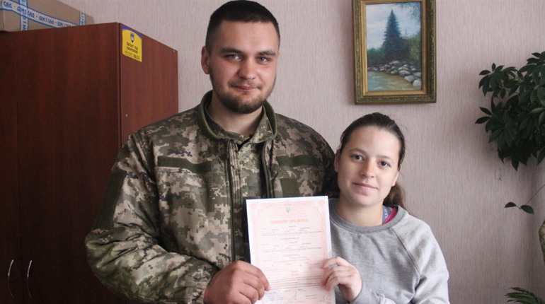 З калинівського РАЦСу воїн одразу поїхав на фронт