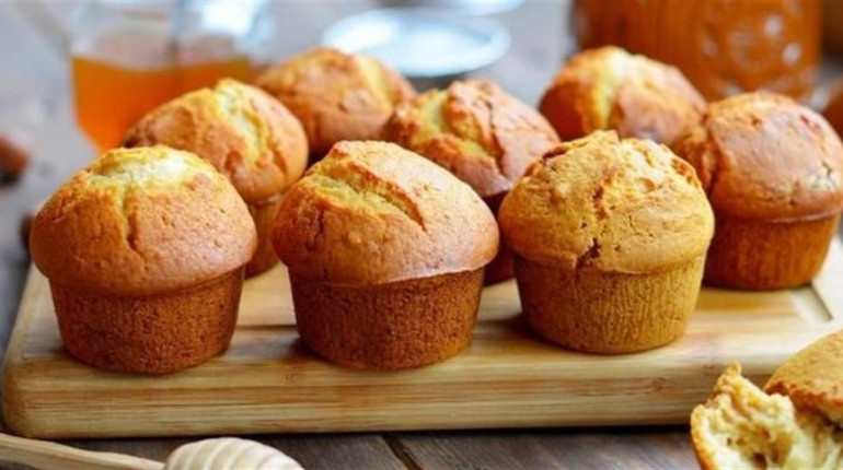 Рецепт дня: медові пісні кекси із чорносливом та горіхами