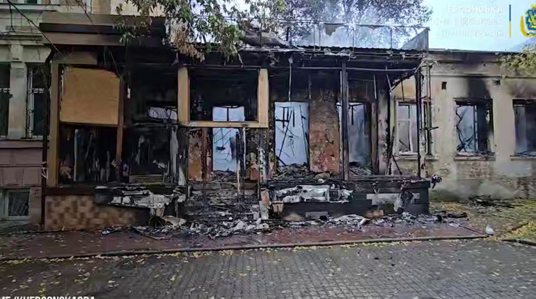 На Херсонщині армія рф завдала ударів по житлових кварталах, критичній та соціальній інфраструктурі