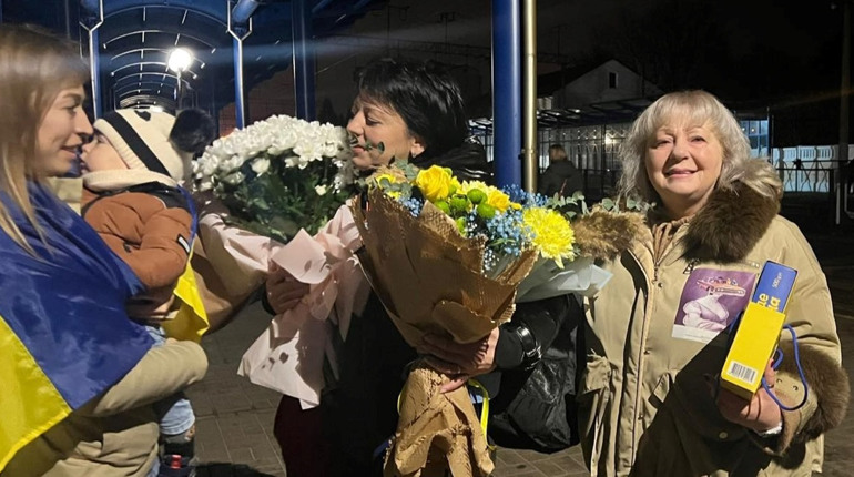 В Бар повернулася медикиня Наталія Фіялова, яка була майже 7 місяців у російському полоні