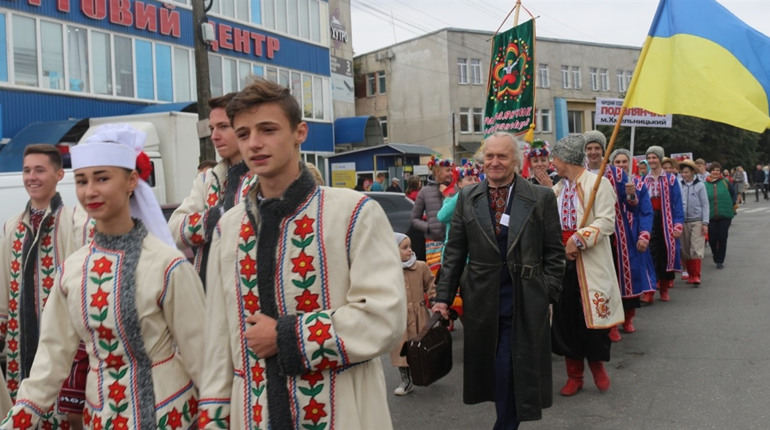 У Старокостянтинові готуються до Дня міста: будуть фестивалити, пригощаючи медом та гарбузами