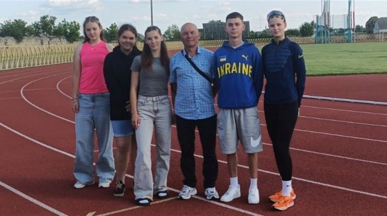 Команда Старокостянтинівської ДЮСШ — лідер всеукраїнського чемпіонату