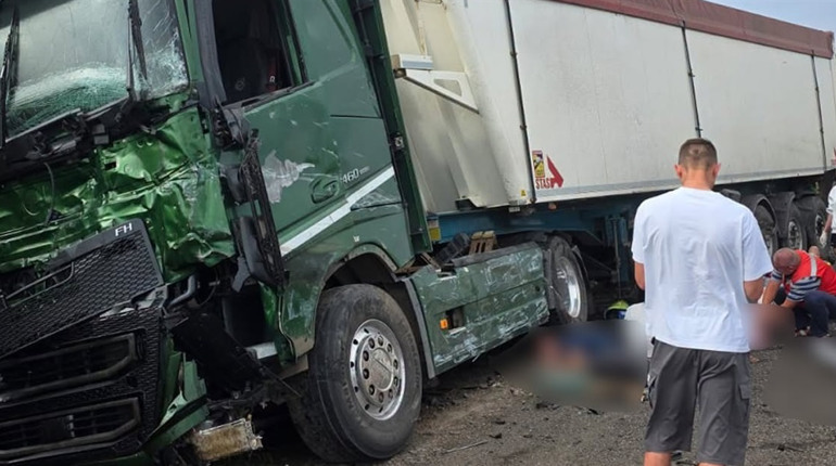 9 загиблих, 8 постраждалих. Поліцейські встановлюють обставини страшної автотрощі на Миколаївщині