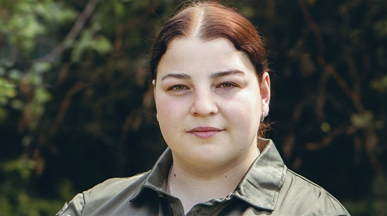 «Я — єдина жінка з мого села, що пішла воювати»: історія 26-річної захисниці із Сарненського району