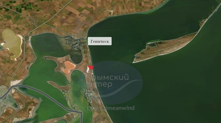 Уночі на Арабатській стрілці палали пожежі: знищено центр зберігання та запуску ракет і дронів
