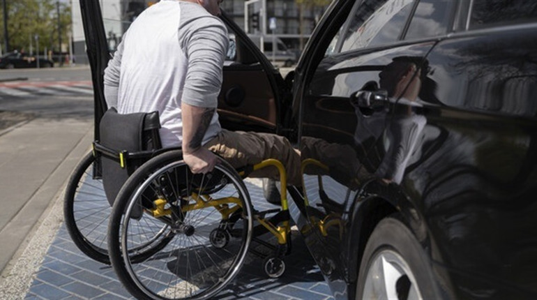 Ветерани з інвалідністю можуть отримати до 70 тисяч гривень за переобладнання власного авто