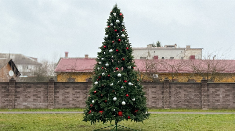 Свято наближається: коли і де відкриють ялинку у Сарнах