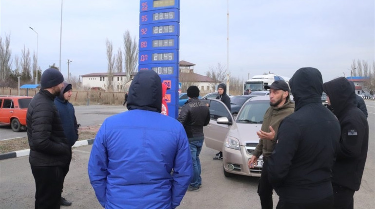 Подробиці конфлікту в Генічеському районі: кримські татари відреагували на заклики до депортації