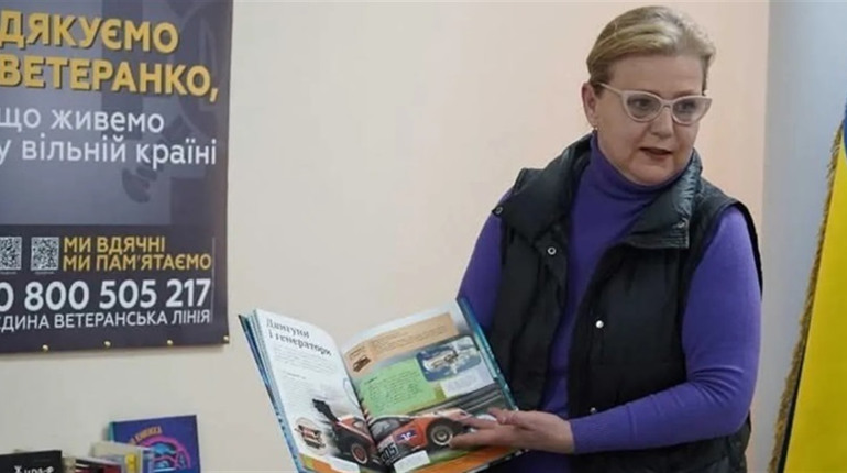 Благодійники передали 100 книжок для бібліотек Луганщини