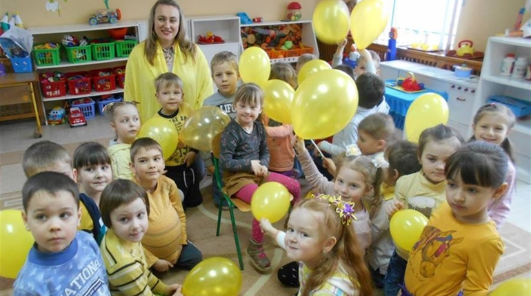 У Новограді пройшли флешмоби до Дня людей з синдромом Дауна