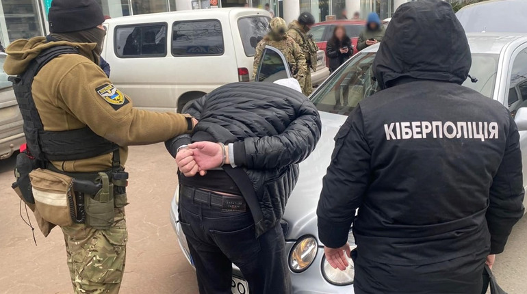 Ошукував військових і волонтерів, пропонуючи їм авто: на Одещині судитимуть шахрая